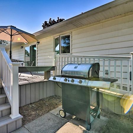 Lake Huron House With Grill And Beach Access! East Tawas Eksteriør billede