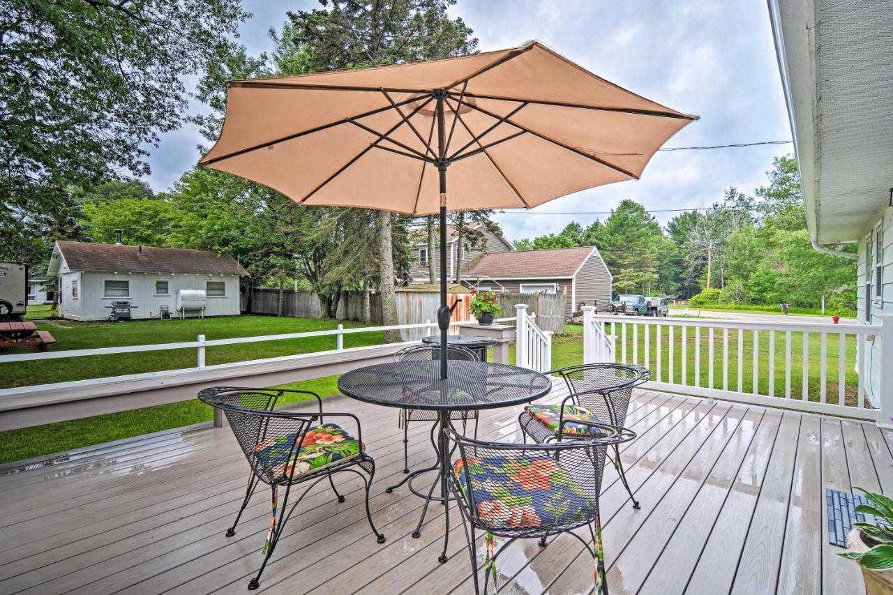 Lake Huron House With Grill And Beach Access! East Tawas Eksteriør billede