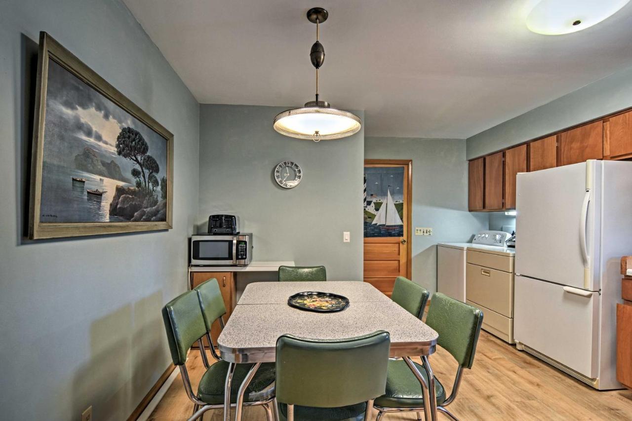 Lake Huron House With Grill And Beach Access! East Tawas Eksteriør billede