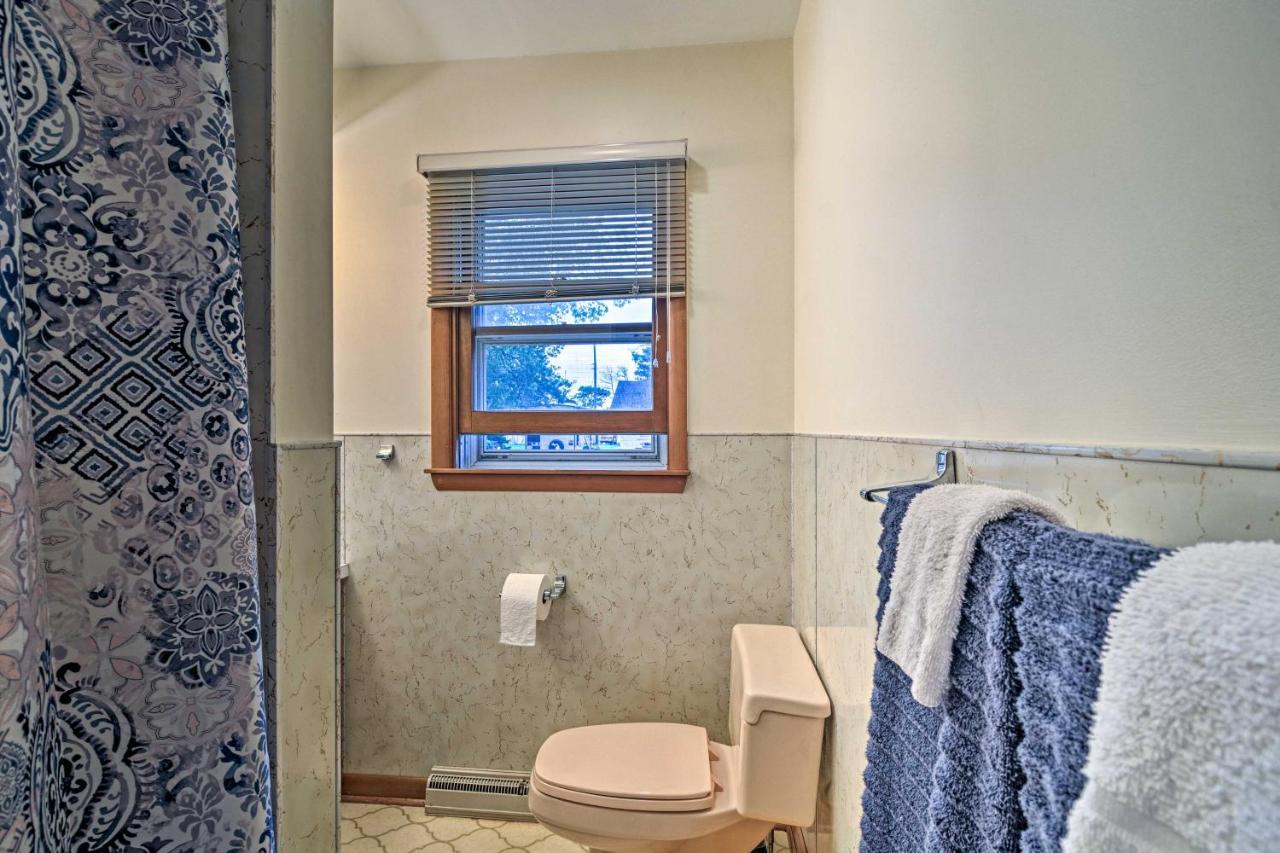 Lake Huron House With Grill And Beach Access! East Tawas Eksteriør billede